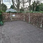 Country Style, 2 Bedroom House, Parking And Superb Location