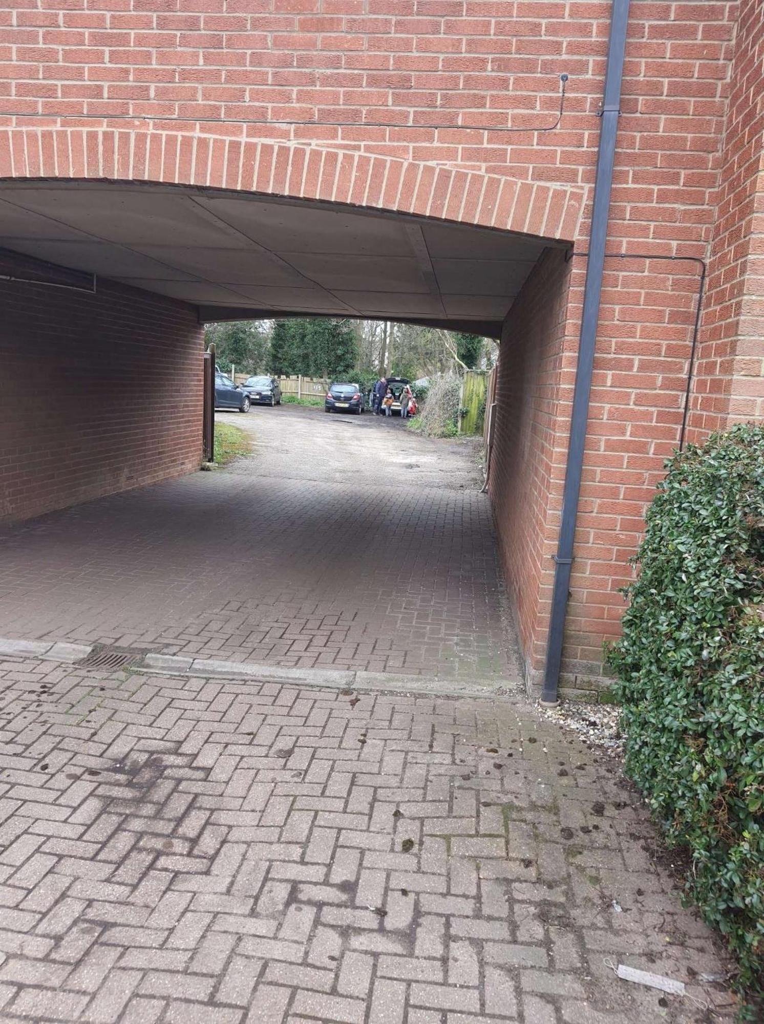 Apartment Country Style, 2 Bedroom House, Parking And Superb Location