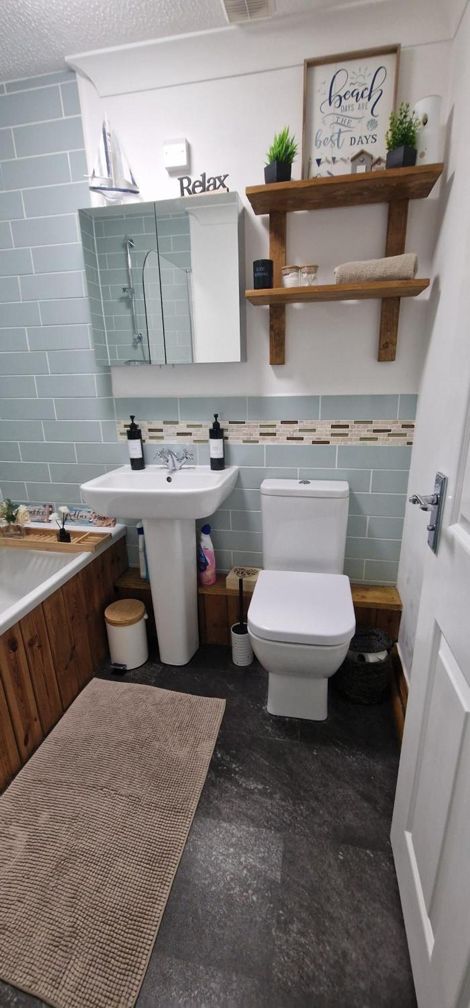 Country Style, 2 Bedroom House, Parking And Superb Location *